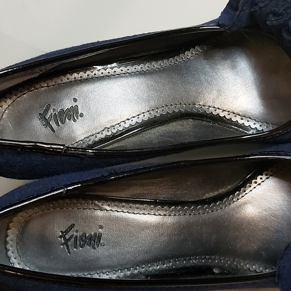 Navy Floral Open Toe Heels - Picture 3 of 6